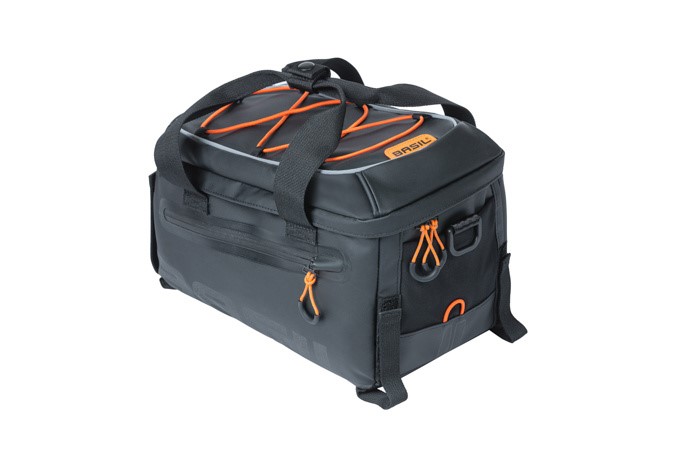 Torba na bagażnik BASIL MILES TARPAULIN TRUNKBAG 7L, 100% wodoodporna black orange (NEW 2024)