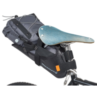 Torba pod siodło BLACKBURN OUTPOST ELITE SEAT PACK 10,5l z workiem wodoodpornym, metalowe mocowanie do sztycy pneumatycznej (NEW).