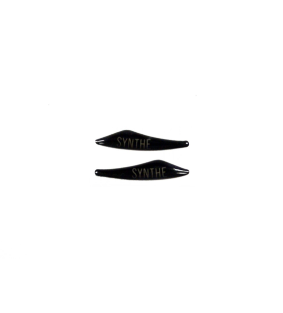 Naklejki do kasku z logo GIRO SYNTHE EYEWEAR GRIPPER do trzmania okularów 2szt. black roz. M/L.